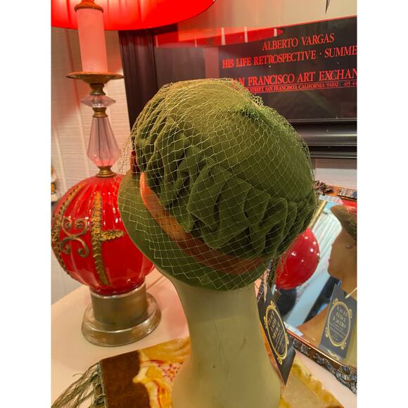 vintage 1960s olive green velvet hat with veil 60s mod ruched millinery net - Picture 3 of 5